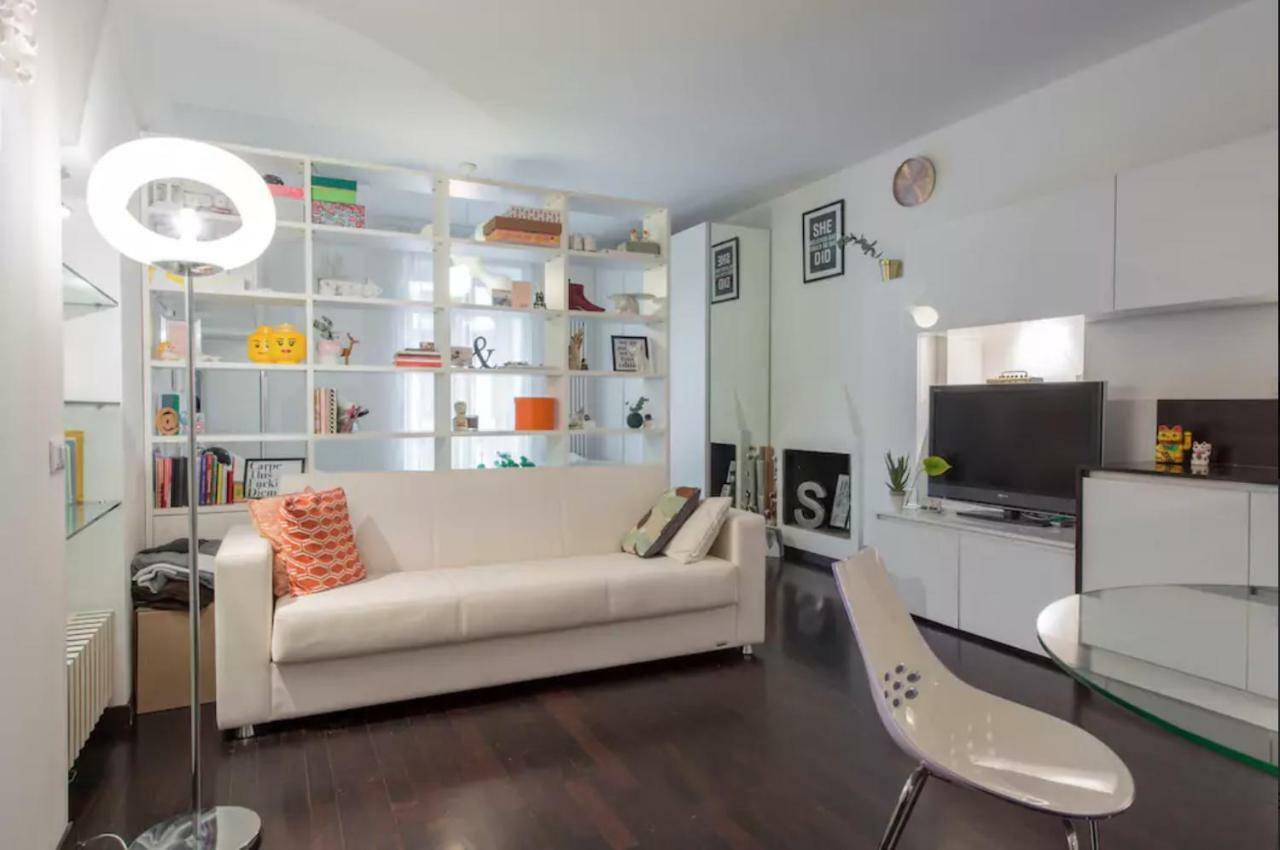 Lovely Apartment In The Heart Of Mailand Exterior foto